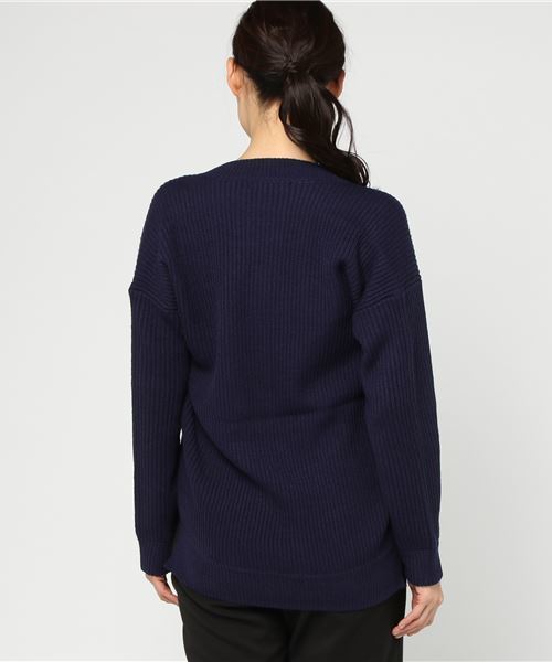 LIPSTAR（リップスター）の「抜け襟Vネックニット（ニット/セーター・レディース・オフホワイト/ネイビー/ピンク/ベージュ・M）」の11枚目の写真