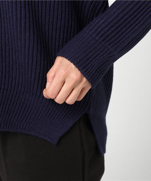 LIPSTAR（リップスター）の「抜け襟Vネックニット（ニット/セーター・レディース・オフホワイト/ネイビー/ピンク/ベージュ・M）」の15枚目の写真