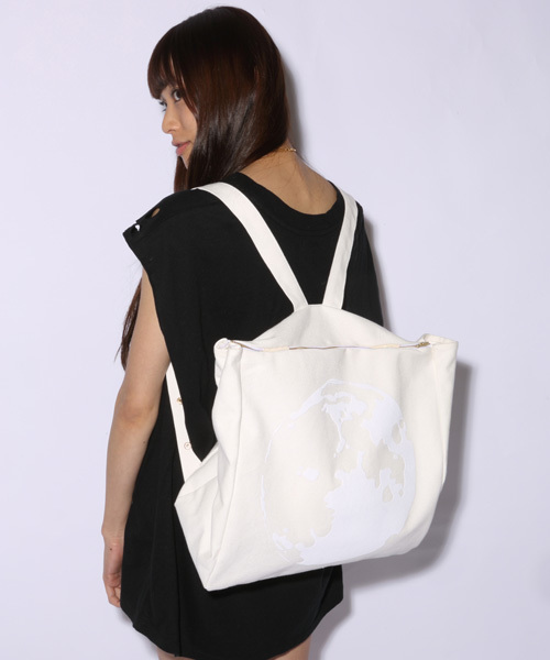 i（アイ）の「宇宙プリントBAG（トートバッグ・レディース・ブラック/ホワイト・ﾌﾘ-）」の3枚目の写真