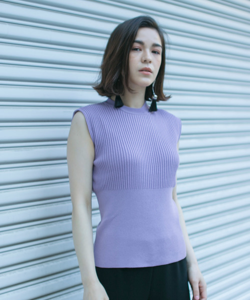 STUDIOUS(ステュディオス)の「ネックスリットニットTOPS(ニット/セーター・レディース・ブラック/ライトグレー/サックスブルー/ワインレッド/ラベンダー・FREE)」の4枚目の写真