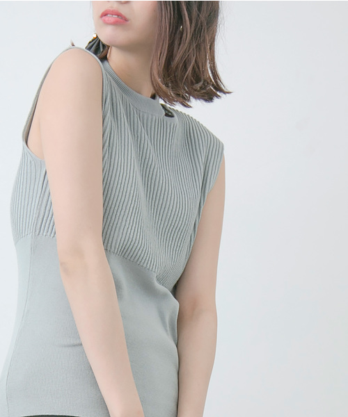 STUDIOUS(ステュディオス)の「ネックスリットニットTOPS(ニット/セーター・レディース・ブラック/ライトグレー/サックスブルー/ワインレッド/ラベンダー・FREE)」の7枚目の写真