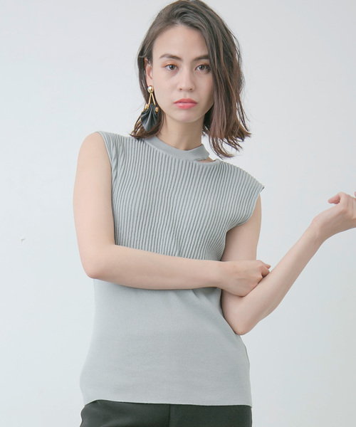 STUDIOUS(ステュディオス)の「ネックスリットニットTOPS(ニット/セーター・レディース・ブラック/ライトグレー/サックスブルー/ワインレッド/ラベンダー・FREE)」の9枚目の写真