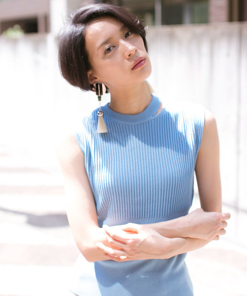 STUDIOUS(ステュディオス)の「ネックスリットニットTOPS(ニット/セーター・レディース・ブラック/ライトグレー/サックスブルー/ワインレッド/ラベンダー・FREE)」の14枚目の写真