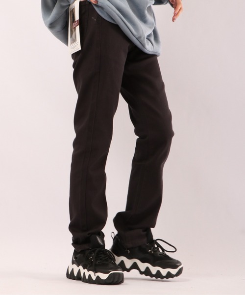 FUNALIVE（ファンアライブ）の「スパンスリムスキニーカラーパンツ（スラックス・メンズ・ホワイト/ブラック/ベージュ/カーキ/ワインレッド/ホワイト系その他/ブラック系その他/グレー系その他/ロイヤルブルー/チャコール/サンドベージュ・S/M/L/XL）」の21枚目の写真