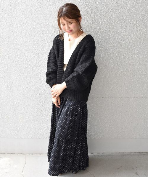 Khaju（カージュ）の「Khaju:ハンドケーブルニットカーディガン◇（カーディガン/ボレロ・レディース・ブラック/オフホワイト/ピンク系その他・ONE SIZE）」の5枚目の写真