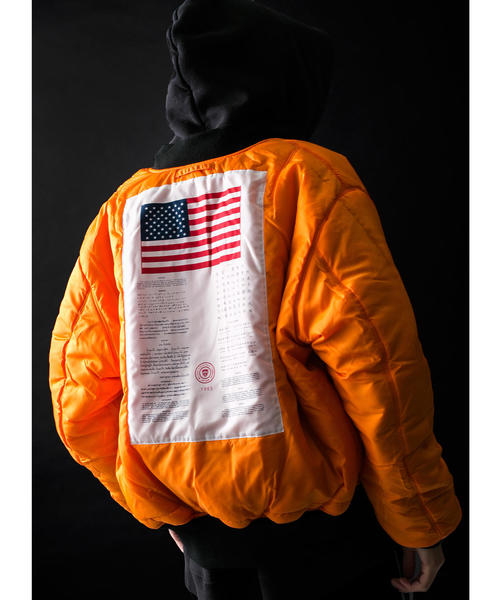 Alpha Industries（アルファインダストリーズ）の「＜ALPHA INDUSTRIES＞ MA-1 BLOOD CHIT/ブルゾン（MA-1・メンズ・ブラック/オリーブ・MEDIUM/X-LARGE/LARGE）」の2枚目の写真