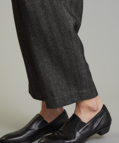 5351 POUR LES HOMMES(ゴーサンゴーイチプールオム)の「メランジヘリンボントラウザーパンツ(その他パンツ・メンズ・グレー・44/46/48)」の8枚目の写真