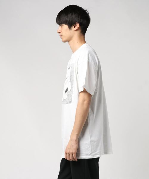 M.C. ESCHER(エムシーエッシャー)の「S/S PRINT TEE "DRAWING HANDS" / ショートスリーブ プリントT "ドローイングハンド”(Tシャツ/カットソー・メンズ・ホワイト・MEDIUM/LARGE/X-LARGE)」の3枚目の写真