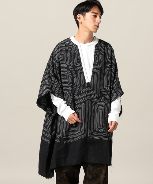 SASQUATCHfabrix.(サスクワァッチファブリックス)の「SASQUATCHFABRIX PRIMITIVE N/W PONCHO(その他トップス・メンズ・ブラック/ボルドー・FREE)」の2枚目の写真