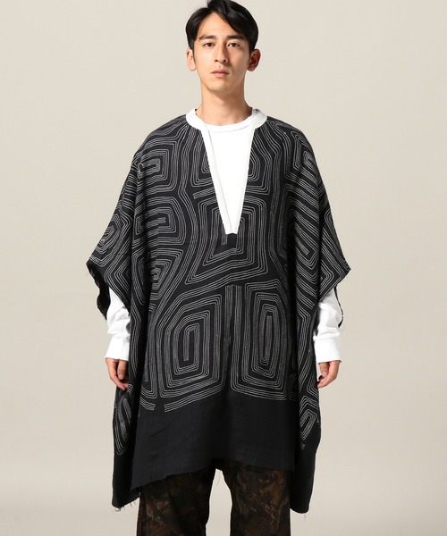 SASQUATCHfabrix.(サスクワァッチファブリックス)の「SASQUATCHFABRIX PRIMITIVE N/W PONCHO(その他トップス・メンズ・ブラック/ボルドー・FREE)」の6枚目の写真