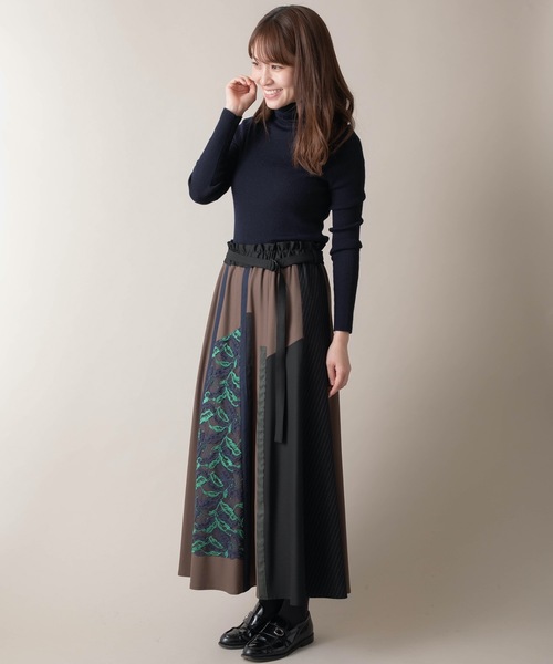 miniyu（ミニュウ）の「La SRIC/テープ＋レースフレアスカート（スカート・レディース・ベージュ/カーキ・38）」の21枚目の写真