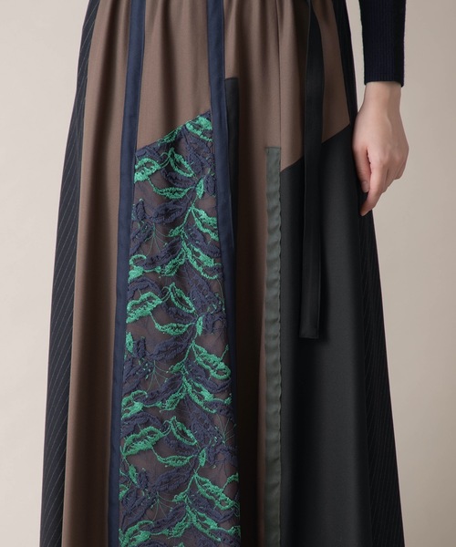 miniyu（ミニュウ）の「La SRIC/テープ＋レースフレアスカート（スカート・レディース・ベージュ/カーキ・38）」の7枚目の写真