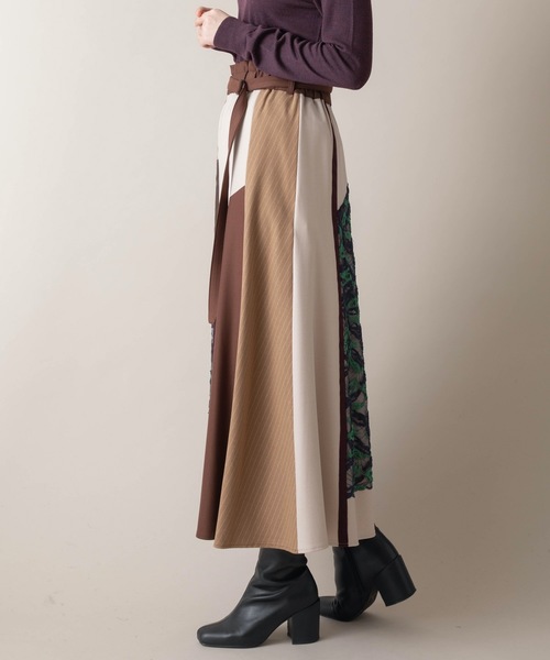 miniyu（ミニュウ）の「La SRIC/テープ＋レースフレアスカート（スカート・レディース・ベージュ/カーキ・38）」の4枚目の写真