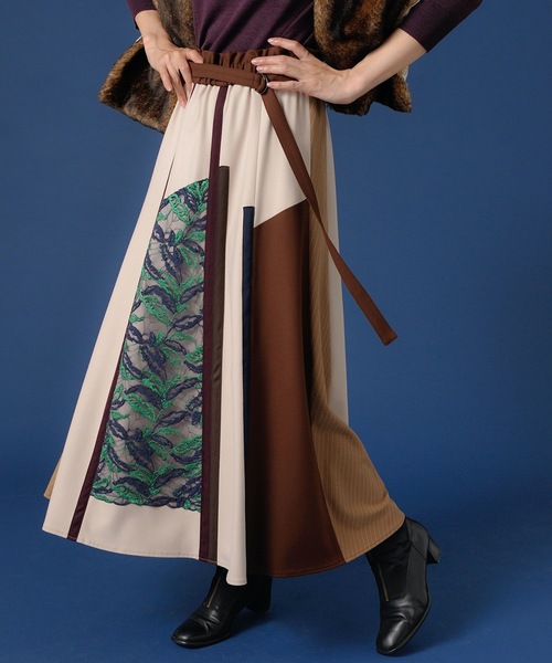 miniyu（ミニュウ）の「La SRIC/テープ＋レースフレアスカート（スカート・レディース・ベージュ/カーキ・38）」の15枚目の写真