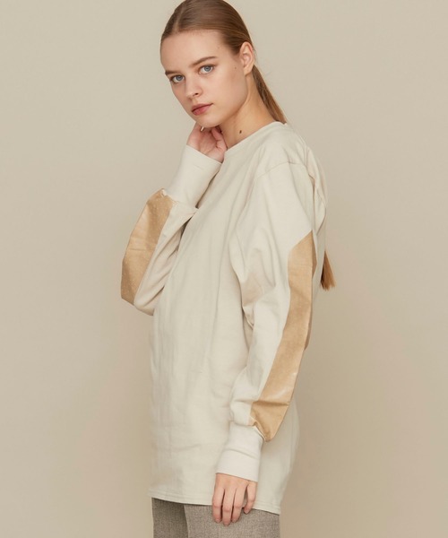 THE Dallas（ザ・ダラス）の「【THE Dallas(ザ ダラス)】アームプリントロングTシャツ（Tシャツ/カットソー・レディース・ベージュ/ライトブラウン/オフホワイト・LARGE/1/MEDIUM）」の3枚目の写真