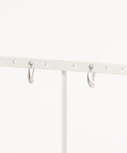 Fun & Daily（ファンアンドデイリー）の「F&D : Water Drop Pierce Silver925（ピアス（両耳用）・レディース・シルバー/ゴールド・FREE）」の2枚目の写真