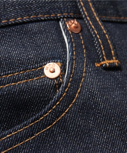 And A（アンドエー）の「slim fit5-pocket jean (WINGS+HORNS)（デニムパンツ・メンズ・インディゴブルー・29/30/28/31/32）」の2枚目の写真