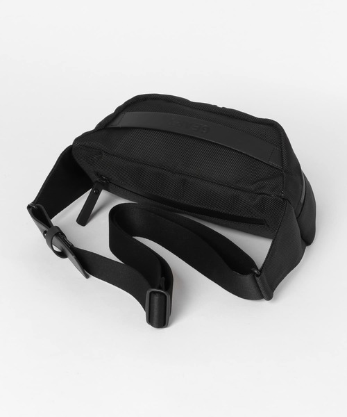 URBAN RESEARCH DOORS(アーバンリサーチドアーズ)の「GEAR3×DOORS 別注WAIST BAG(ボディバッグ/ウエストポーチ・メンズ・ブラック・ONE)」の6枚目の写真