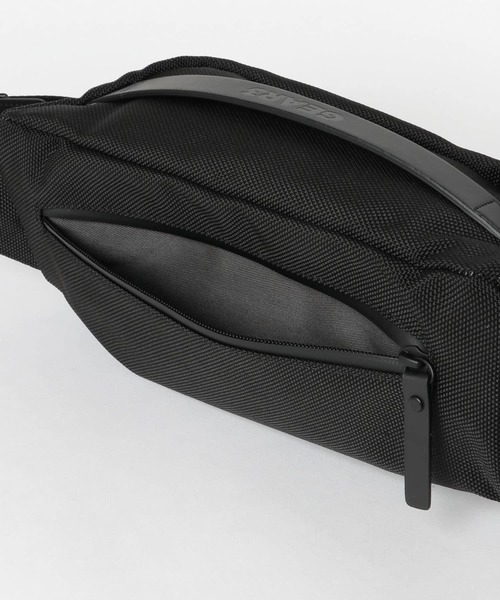 URBAN RESEARCH DOORS(アーバンリサーチドアーズ)の「GEAR3×DOORS 別注WAIST BAG(ボディバッグ/ウエストポーチ・メンズ・ブラック・ONE)」の4枚目の写真