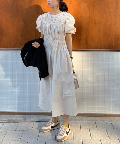 Jewelobe（ジュエローブ）の「シャーリングボリュームワンピース（ワンピース・レディース・キナリ/イエロー/ブラック・FREE）」の2枚目の写真