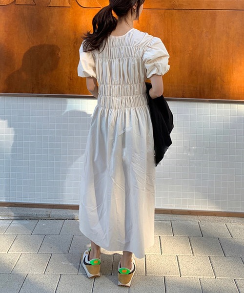 Jewelobe（ジュエローブ）の「シャーリングボリュームワンピース（ワンピース・レディース・キナリ/イエロー/ブラック・FREE）」の4枚目の写真