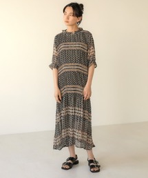 【WEB限定】総柄プリーツ半袖ワンピース