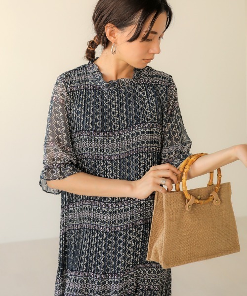 Bab(バブ)の「【WEB限定】総柄プリーツ半袖ワンピース(ワンピース・レディース・ブラック/パープル/ネイビー・38)」の7枚目の写真