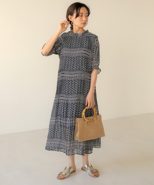 Bab(バブ)の「【WEB限定】総柄プリーツ半袖ワンピース(ワンピース・レディース・ブラック/パープル/ネイビー・38)」の21枚目の写真