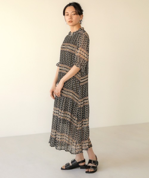 Bab(バブ)の「【WEB限定】総柄プリーツ半袖ワンピース(ワンピース・レディース・ブラック/パープル/ネイビー・38)」の22枚目の写真