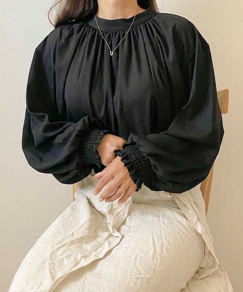 GeeRA(ジーラ)の「ハイネックギャザーバルーンスリーブブラウス(シャツ/ブラウス・レディース・オフホワイト/モカ/ドット/スモークピンク/グリーン/ブラウン/ブラック/ブルー/アイボリー/ブラック系その他・LARGE/MEDIUM/XX-LARGE/SMALL/X-LARGE)」の11枚目の写真