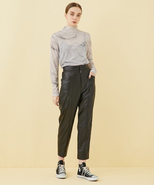 STUDIOUS(ステュディオス)の「【STUDIOUS】レザーライクテーパードパンツ(その他パンツ・レディース・ブラック/カーキ・1/2)」の18枚目の写真