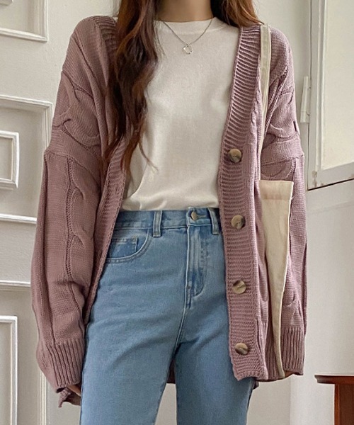 SONA(ソナ)の「SONYUNARA ツイストダボダボVネックカーディガン(カーディガン/ボレロ・レディース・ライトブルー/ネイビー/ピンク/アイボリー/ライトイエロー/ベージュ/ダークパープル・FREE)」の6枚目の写真