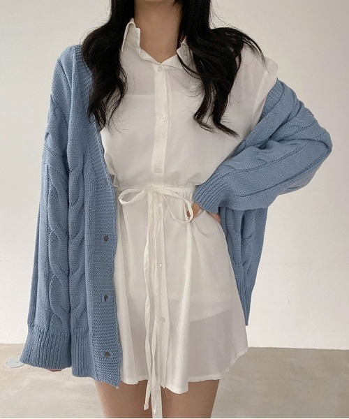 SONA(ソナ)の「SONYUNARA ツイストダボダボVネックカーディガン(カーディガン/ボレロ・レディース・ライトブルー/ネイビー/ピンク/アイボリー/ライトイエロー/ベージュ/ダークパープル・FREE)」の4枚目の写真