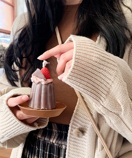 SONA(ソナ)の「SONYUNARA ツイストダボダボVネックカーディガン(カーディガン/ボレロ・レディース・ライトブルー/ネイビー/ピンク/アイボリー/ライトイエロー/ベージュ/ダークパープル・FREE)」の13枚目の写真