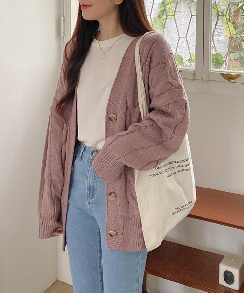 SONA(ソナ)の「SONYUNARA ツイストダボダボVネックカーディガン(カーディガン/ボレロ・レディース・ライトブルー/ネイビー/ピンク/アイボリー/ライトイエロー/ベージュ/ダークパープル・FREE)」の18枚目の写真