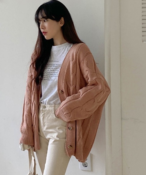 SONA(ソナ)の「SONYUNARA ツイストダボダボVネックカーディガン(カーディガン/ボレロ・レディース・ライトブルー/ネイビー/ピンク/アイボリー/ライトイエロー/ベージュ/ダークパープル・FREE)」の22枚目の写真