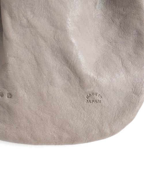 アーツアンドクラフツ べジタブルホースレザー ドロップシェイプポーチS アーツアンドクラフツ / VEGETABLE HORSE LEATHER べジタブル