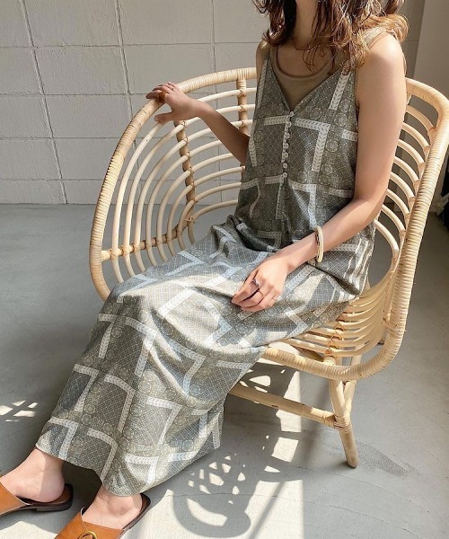 Bab（バブ）の「【WEB限定】パネルプリントキャミワンピース（ワンピース・レディース・ベージュ/ブラウン/ライトグリーン・38）」の4枚目の写真