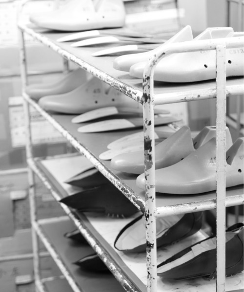 TOSS(トス)の「TOSS トス / Nice ニース ビブラムソール レザースリッポンシューズ / TS149-2A Nice(スリッポン・レディース・ブラック/ホワイト・8/9/7/10/5/4/6)」の17枚目の写真