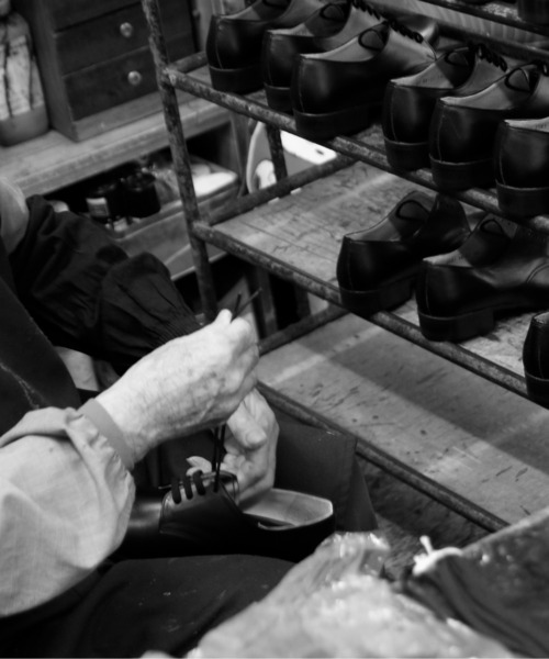 TOSS(トス)の「TOSS トス / Nice ニース ビブラムソール レザースリッポンシューズ / TS149-2A Nice(スリッポン・レディース・ブラック/ホワイト・8/9/7/10/5/4/6)」の13枚目の写真