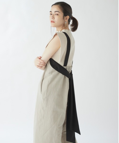 DRWCYS（ドロシーズ）の「バックリボンデザインコンビネゾン（サロペット/オーバーオール・レディース・ブラック/ベージュ/ブルー・SMALL/MEDIUM）」の9枚目の写真