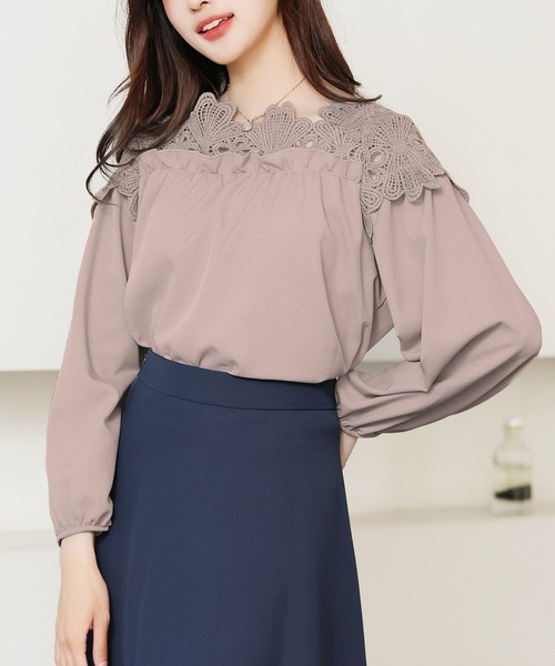 Amulet(アミュレット)の「肩レーストップス(シャツ/ブラウス・レディース・ホワイト/ブラック/ピンク/ネイビー/ベージュ/グレー/グリーン・M/L/XL)」の7枚目の写真