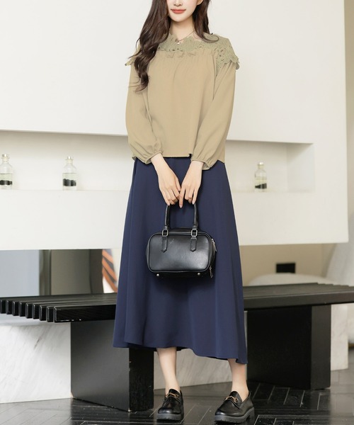 Amulet(アミュレット)の「肩レーストップス(シャツ/ブラウス・レディース・ホワイト/ブラック/ピンク/ネイビー/ベージュ/グレー/グリーン・M/L/XL)」の9枚目の写真