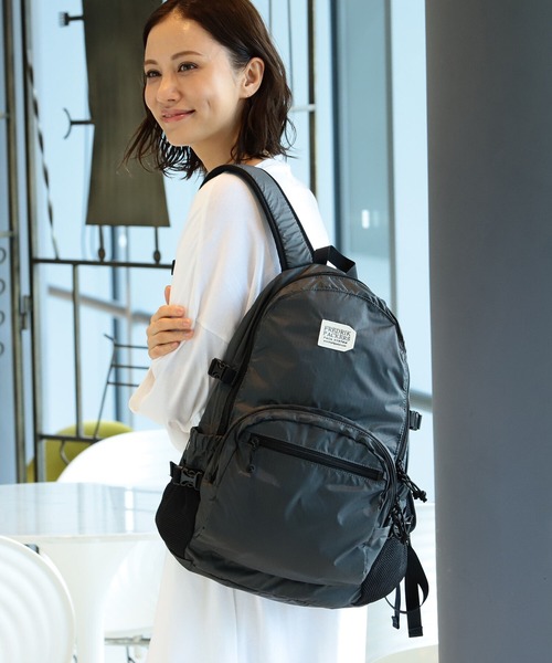 merrier BEAMS(メリアビームス)の「FREDRIK PACKERS / DAY PACK TIPI マザーズリュック(バックパック/リュック・レディース・チャコールグレー・ONE SIZE)」の11枚目の写真