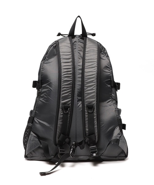 merrier BEAMS(メリアビームス)の「FREDRIK PACKERS / DAY PACK TIPI マザーズリュック(バックパック/リュック・レディース・チャコールグレー・ONE SIZE)」の6枚目の写真