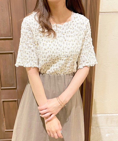 apres jour（アプレジュール）の「シャーリング花柄トップス【ZOZOTOWN限定アイテム】（シャツ/ブラウス・レディース・アイボリー/オフホワイト/その他/ホワイト系その他・フリー/X-LARGE）」の4枚目の写真