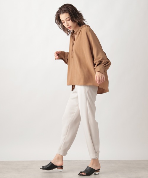 Ezick（エジック）の「ギャザーデザインブラウス（シャツ/ブラウス・レディース・オフホワイト/ブラック/キャメル・FREE）」の5枚目の写真