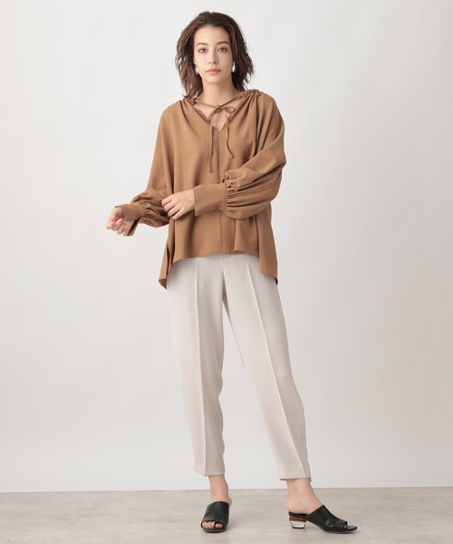 Ezick（エジック）の「ギャザーデザインブラウス（シャツ/ブラウス・レディース・オフホワイト/ブラック/キャメル・FREE）」の6枚目の写真