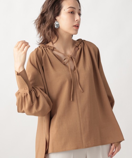 Ezick（エジック）の「ギャザーデザインブラウス（シャツ/ブラウス・レディース・オフホワイト/ブラック/キャメル・FREE）」の10枚目の写真