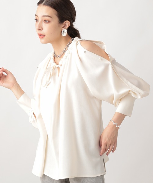 Ezick（エジック）の「ギャザーデザインブラウス（シャツ/ブラウス・レディース・オフホワイト/ブラック/キャメル・FREE）」の16枚目の写真